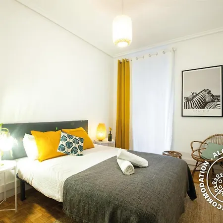 Espacioso, Moderno Y A Pie De Playa Zurriola アパート サン・セバスティアン