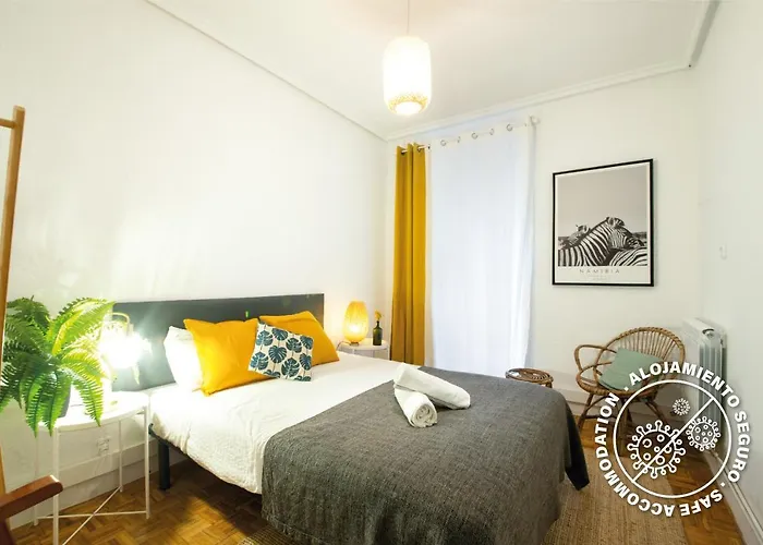 Espacioso, Moderno Y A Pie De Playa Zurriola アパート サン・セバスティアン