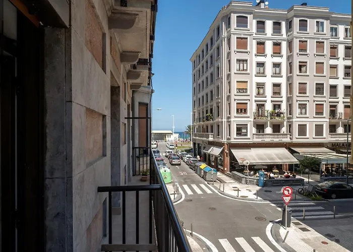 Espacioso, Moderno Y A Pie De Playa Zurriola アパート